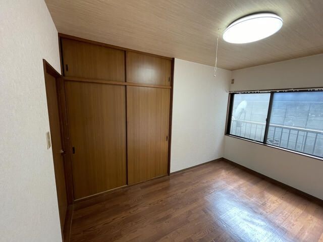 ��ʌ��������܎s��{��O���P���ڂ̃A�p�[�g�̋��ԁE���r���O