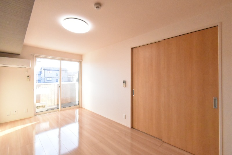 ��ʌ��z�J�s���������Q���ڂ̃A�p�[�g�̂��̑������E�X�y�[�X