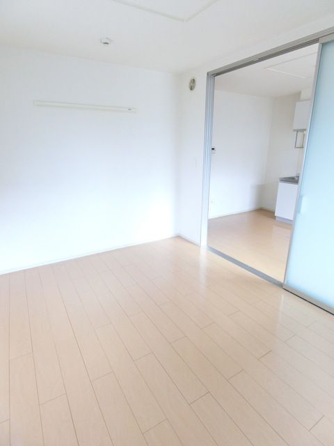 ��ʌ��@�c�s����R���ڂ̃A�p�[�g�̂��̑������E�X�y�[�X