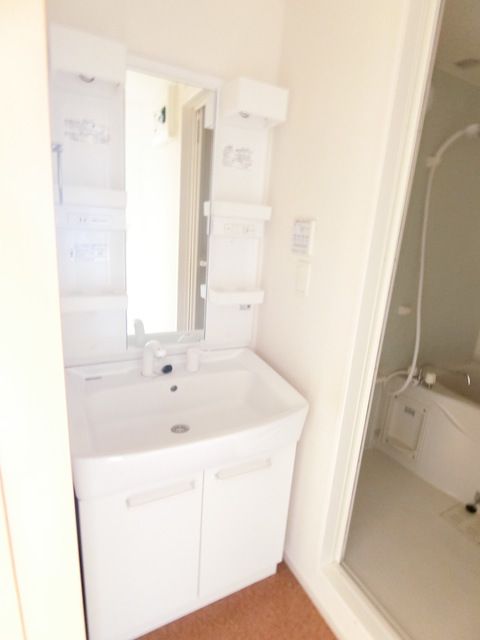 ��ʌ��@�c�s����R���ڂ̃A�p�[�g�̐��ʏ�