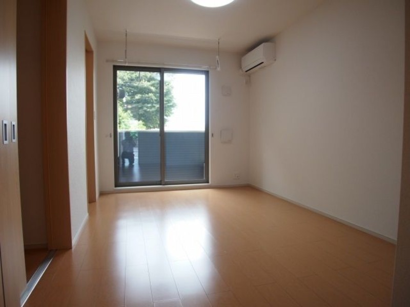 ��ʌ��������܎s�����擌��{�V���ڂ̃A�p�[�g�̋��ԁE���r���O