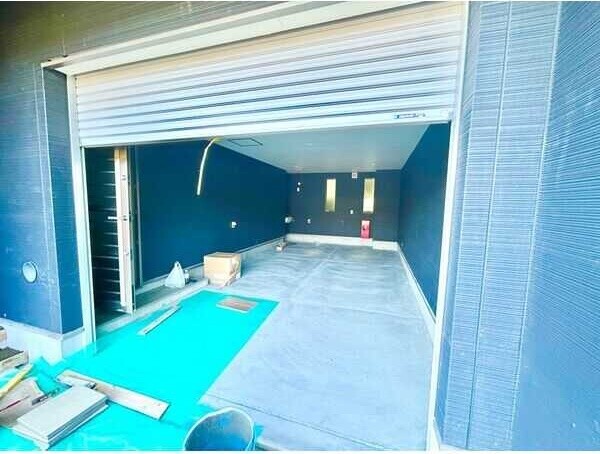 ��ʌ��������܎s�΋�厚�O���̃A�p�[�g�̒��ԏ�