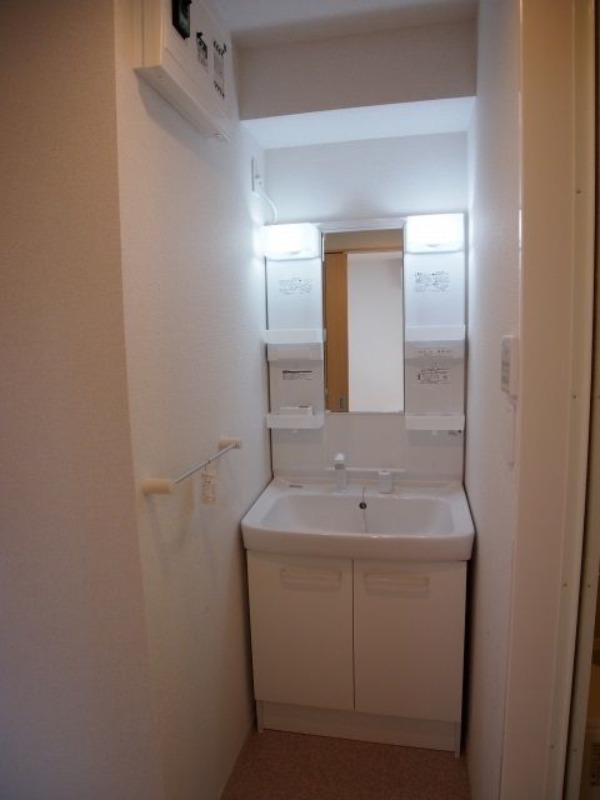 ��ʌ��������܎s�����擌��{�V���ڂ̃A�p�[�g�̐��ʏ�