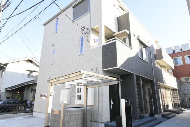 ��ʌ��������܎s�k��{�����P����329-1�̃A�p�[�g�̌����O��