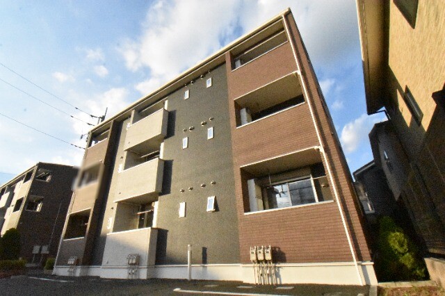 ��ʌ��k�����S�ɓޒ����P���ڂ̃A�p�[�g�̌����O��