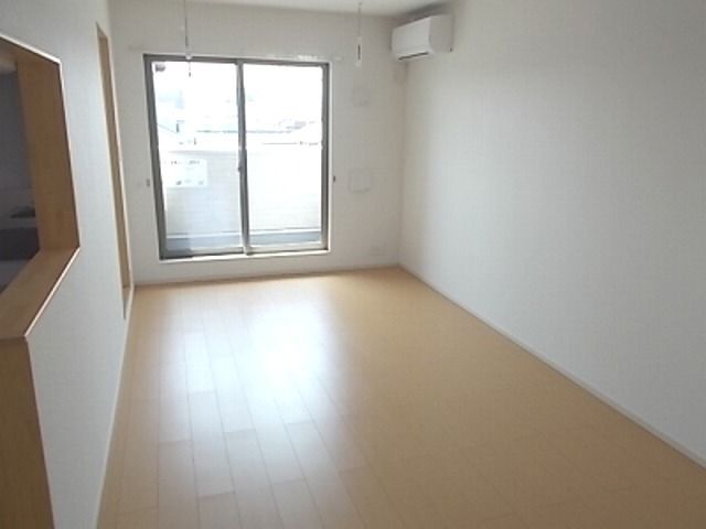 ��ʌ��k�����S�ɓޒ����P���ڂ̃A�p�[�g�̋��ԁE���r���O