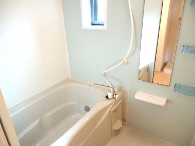 ��ʌ��k�����S�ɓޒ����P���ڂ̃A�p�[�g�̃o�X