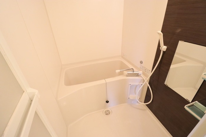 ��ʌ��k�����S�ɓޒ������Q���ڂ̃A�p�[�g�̃o�X