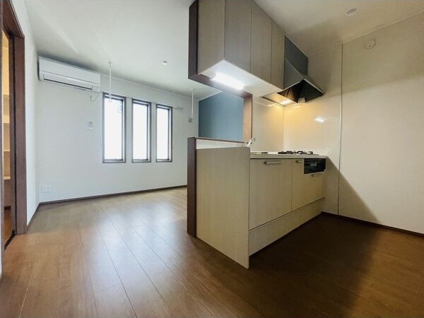 ��ʌ��������܎s�΋�厚���̃A�p�[�g�̂��̑��ݔ�