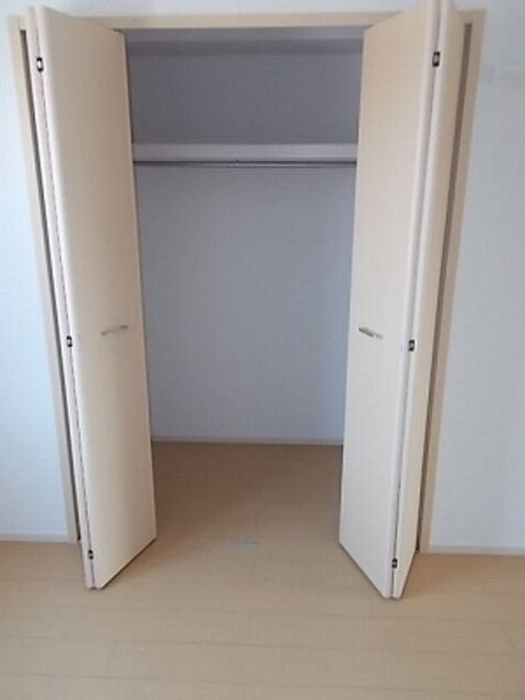 ��ʌ��k�����S�ɓޒ����P���ڂ̃A�p�[�g�̎��[