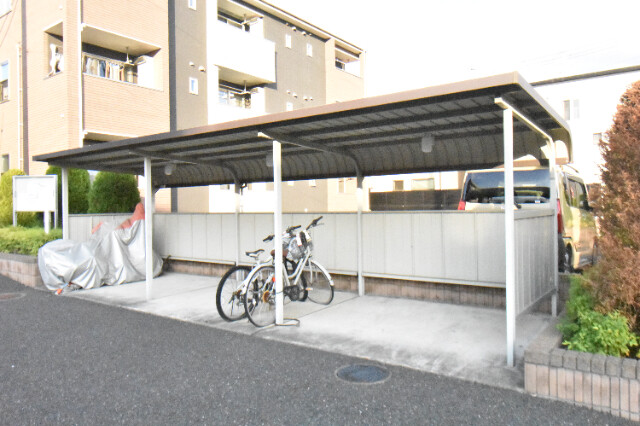 ��ʌ��k�����S�ɓޒ����P���ڂ̃A�p�[�g�̂��̑�