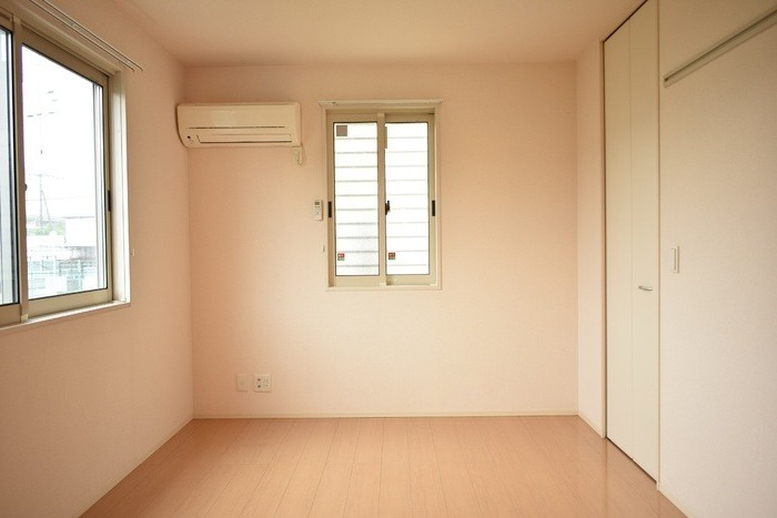 ��ʌ��k�����S�ɓޒ������Q���ڂ̃A�p�[�g�̂��̑������E�X�y�[�X