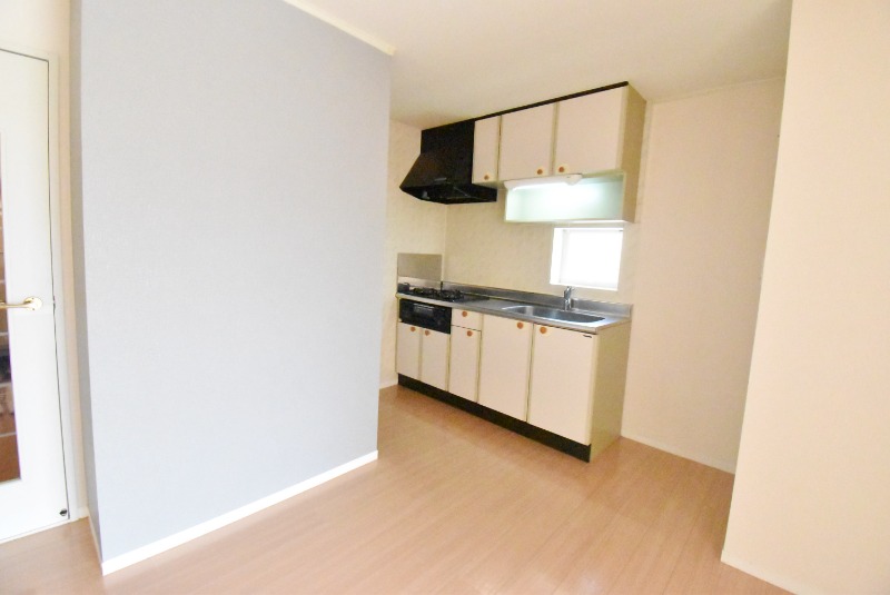 ��ʌ��������܎s�΋�厚�����̃A�p�[�g�̋��ԁE���r���O