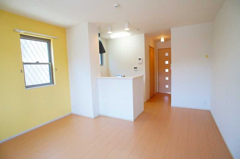 ��ʌ��z�J�s�k�z�J�Q���ڂ̃A�p�[�g�̋����E���r���O