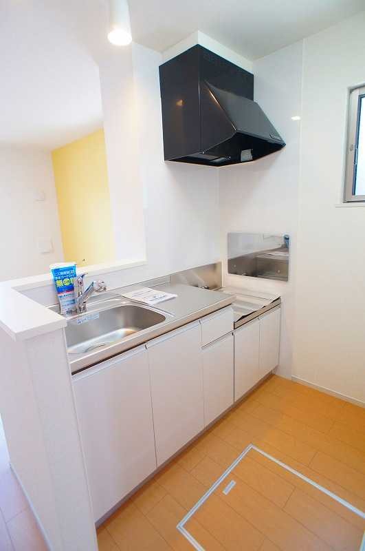 ��ʌ��z�J�s�k�z�J�Q���ڂ̃A�p�[�g�̃L�b�`��