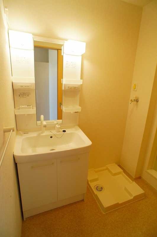 ��ʌ��z�J�s�k�z�J�Q���ڂ̃A�p�[�g�̐��ʏ�