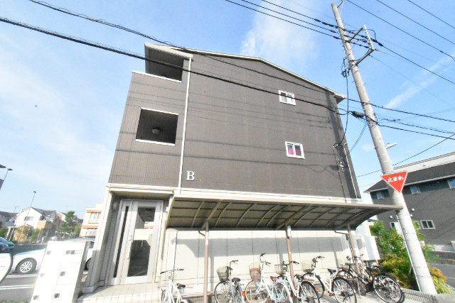 ��ʌ��z�J�s���C�N�^�E���P���ڂ̃A�p�[�g�̃G���g�����X