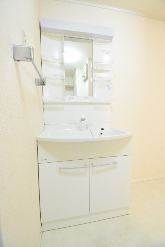 ��ʌ��������܎s�΋�厚�����̃A�p�[�g�̐��ʏ�