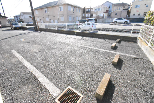 ��ʌ��������܎s�΋�厚�����̃A�p�[�g�̒��ԏ�