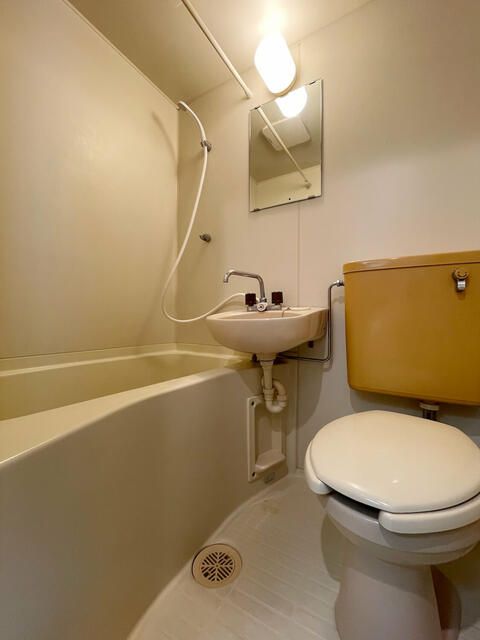 ��ʌ��������܎s������厚�@���̃A�p�[�g�̃o�X