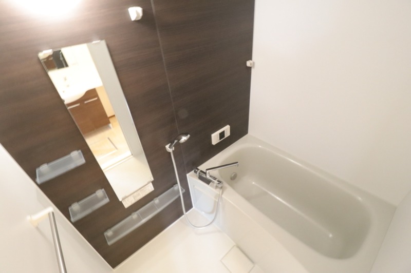 ��ʌ��z�J�s���C�N�^�E���V���ڂ̃A�p�[�g�̃o�X