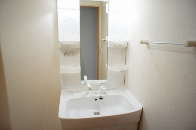 ��ʌ��z�J�s���C�N�^�E���P���ڂ̃A�p�[�g�̐��ʏ�