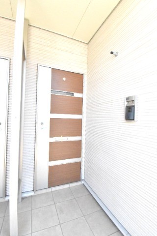 ��ʌ��z�J�s���C�N�^�E���P���ڂ̃A�p�[�g�̃G���g�����X