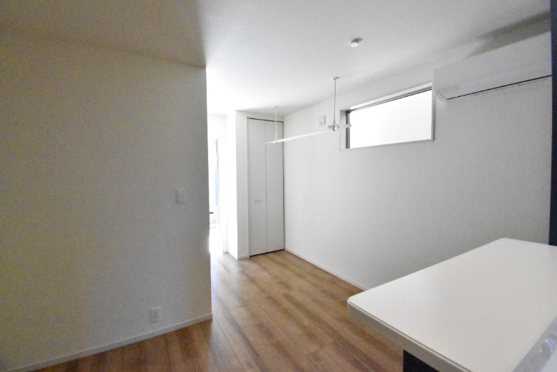 ��ʌ�����s�˒˓��R���ڂ̃A�p�[�g�̂��̑������E�X�y�[�X