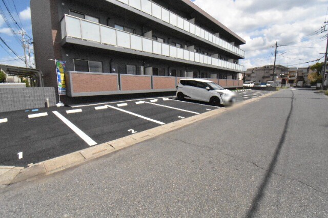 ��ʌ��������܎s��΋���Q���ڂ̃}���V�����̒��ԏ�