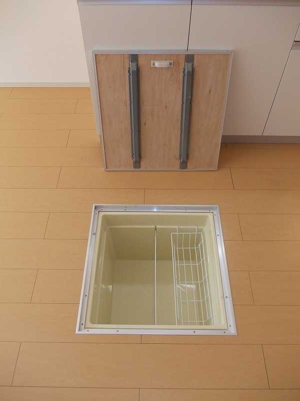 ��ʌ��z�J�s���C�N�^�E���Q���ڂ̃A�p�[�g�̂��̑�