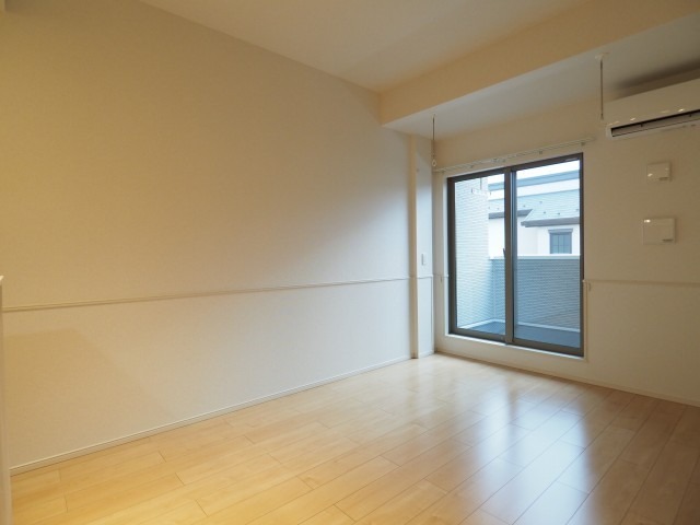 ��ʌ��z�J�s�{�{���R���ڂ̃A�p�[�g�̋��ԁE���r���O