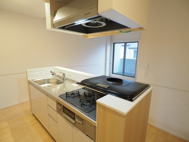 ��ʌ��z�J�s�{�{���R���ڂ̃A�p�[�g�̃L�b�`��