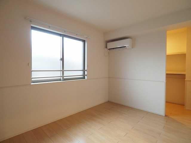 ��ʌ��z�J�s�{�{���R���ڂ̃A�p�[�g�̂��̑������E�X�y�[�X