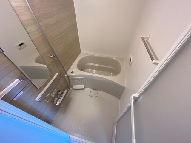 ��ʌ��z�J�s�{�{���T���ڂ̃A�p�[�g�̃o�X