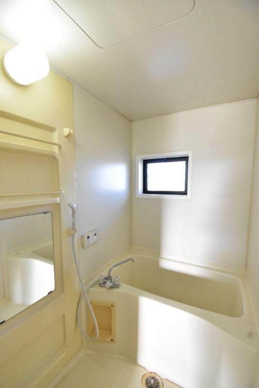 ��ʌ��������܎s�΋�n��P���ڂ̃A�p�[�g�̃o�X