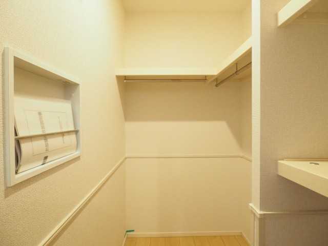 ��ʌ��z�J�s�{�{���R���ڂ̃A�p�[�g�̎��[