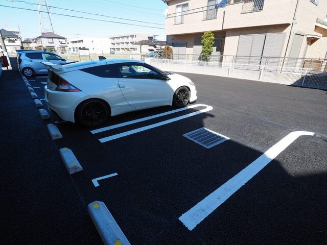 ��ʌ��z�J�s�{�{���R���ڂ̃A�p�[�g�̒��ԏ�