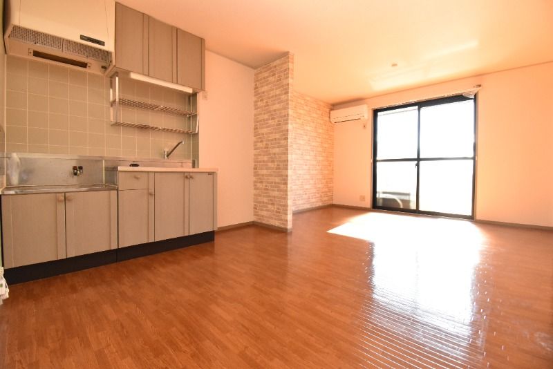 ��ʌ��������܎s�΋�n��P���ڂ̃A�p�[�g�̋����E���r���O