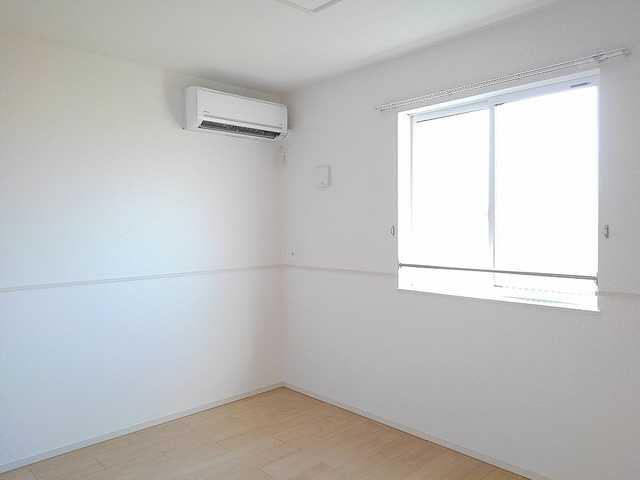 ��ʌ��z�J�s�{�{���T���ڂ̃A�p�[�g�̂��̑������E�X�y�[�X