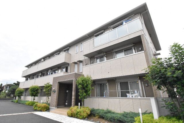 ��ʌ��������܎s�k��{�����̃A�p�[�g�̌����O��