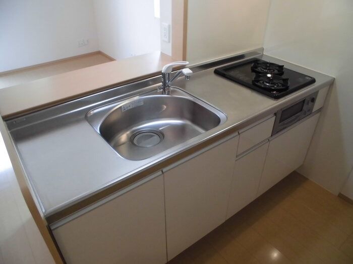 ��ʌ������s�ٓV�P���ڂ̃A�p�[�g�̃L�b�`��