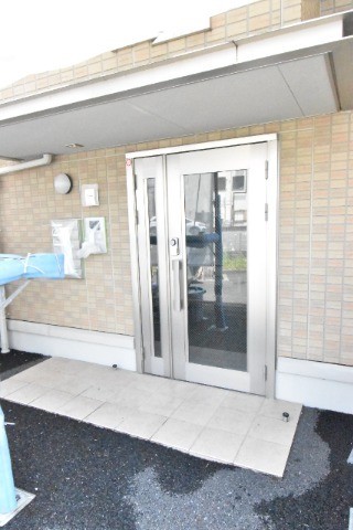 ��ʌ������s�ٓV�P���ڂ̃A�p�[�g�̃G���g�����X