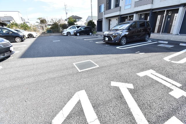 ��ʌ��������܎s�k��g�쒬�P���ڂ̃A�p�[�g�̒��ԏ�