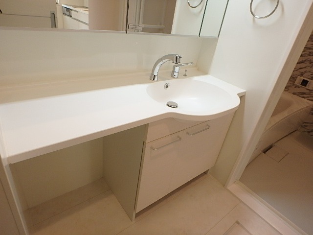 ��ʌ��������܎s�k��{�����̃A�p�[�g�̐��ʏ�