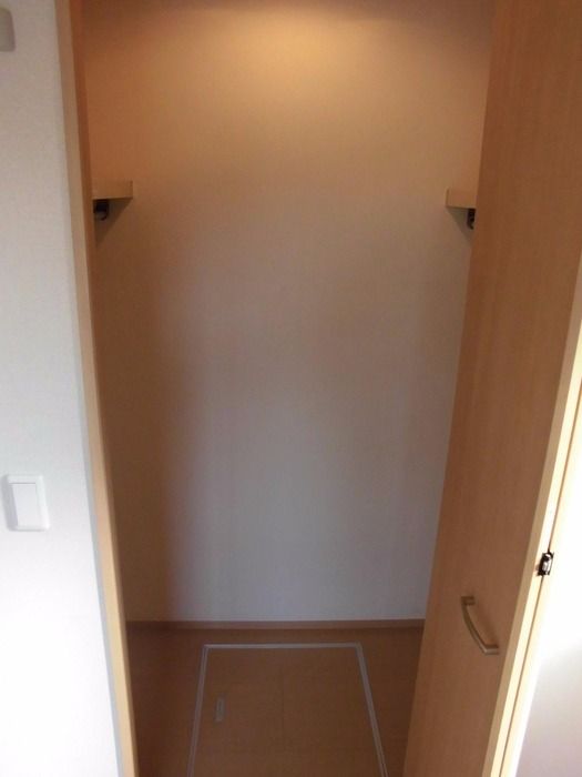 ��ʌ������s�ٓV�P���ڂ̃A�p�[�g�̎��[