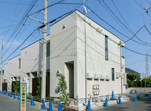 ��ʌ�����s�厚���̃}���V�����̌����O��