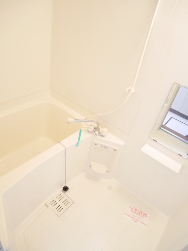 ��ʌ��k�����S�ɓޒ������R���ڂ̃A�p�[�g�̃o�X