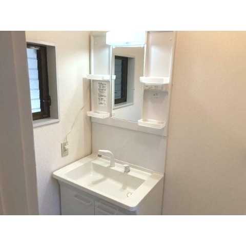 ��ʌ�����s���s�o�H�T���ڂ̃A�p�[�g�̐��ʏ�