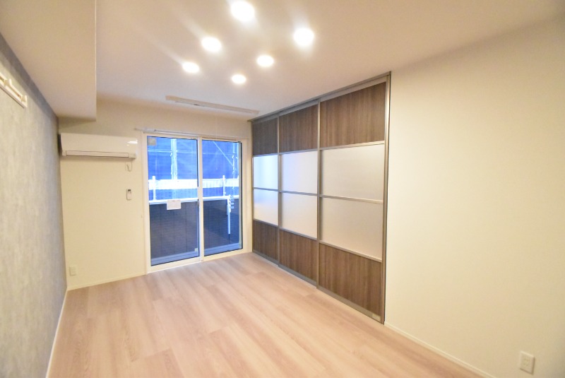 ��ʌ��������܎s��{��y�蒬�R���ڂ̃A�p�[�g�̋����E���r���O