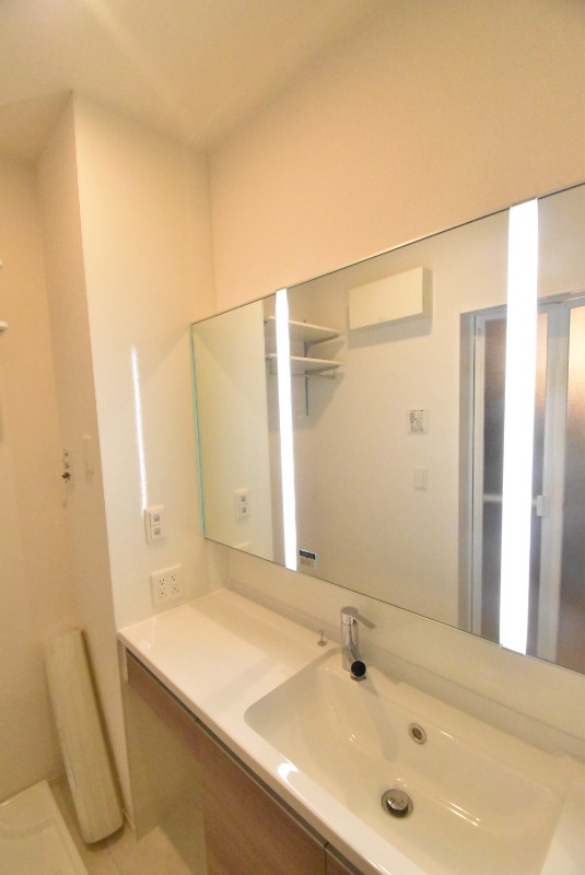 ��ʌ��������܎s��{��y�蒬�R���ڂ̃A�p�[�g�̐��ʏ�